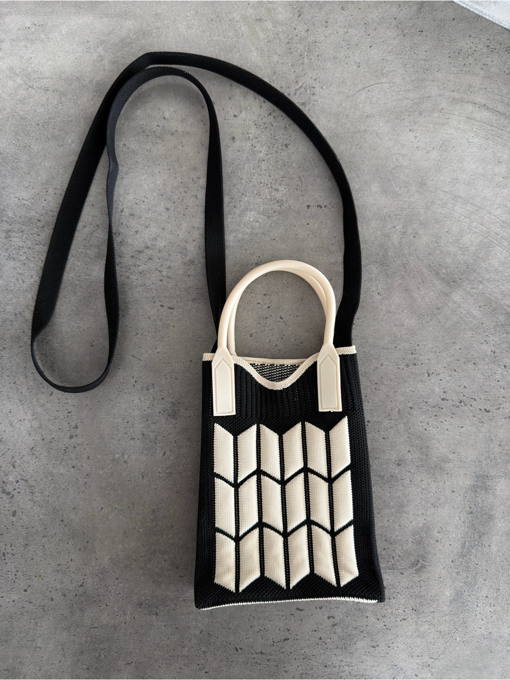 3/$45 Black & Cream Geometric Knit Crossbody Tote - Women Bags